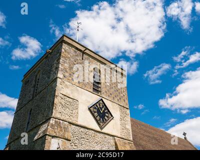 Sommertag, St. Mary's Church, Kintbury, Berkshire, England, Großbritannien, GB. Stockfoto