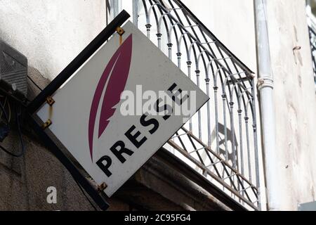 Bordeaux , Aquitaine / Frankreich - 07 25 2020 : Presse französisch Shop Text Zeichen und Logo auf dem Presseladen Stockfoto