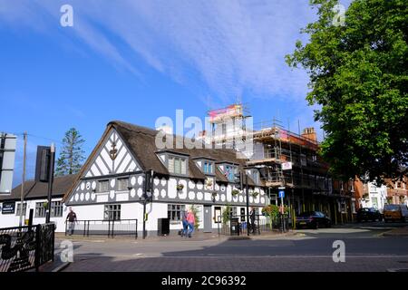 Crown and Anchor Pub in Stone, Staffordshire. Der Ort geschlossen wegen Bruch Regierungsvorschriften und verursacht COVID-19 Ausbruch unter den Anwohnern. Stockfoto