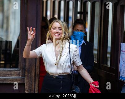 Amber Heard, Schauspielerin und ehemalige Ehefrau von Johnny Depp, kommt zum High Court, um Beweise für seinen Verleumdungsprozess gegen die Sun Zeitung zu liefern. Stockfoto