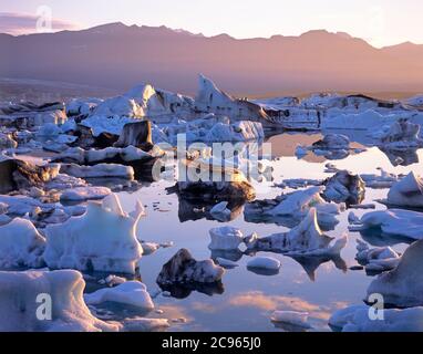 Geographie / Reisen, Island, Austurland, bei Hoefn, Gletschersee Joekulsarlon auf dem Vatnajoekull, Br, Additional-Rights-Clearance-Info-not-available Stockfoto