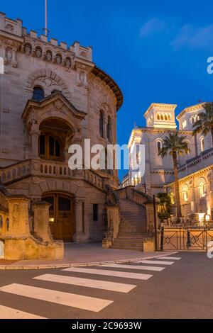 Palais de Justice und Kathedrale von Monaco in der Abenddämmerung, Monaco, Cote d'Azur, Europa Stockfoto