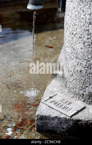 Trinkwasserbrunnen. Meeve. Frankreich. Stockfoto