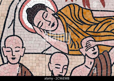 Ong Nui buddhistische Pagode. Wandfresko. Das Leben des Buddha. Nach 45 Jahren Dharma-Lehre ging der Buddha in das Parinirvana über. Quy Nhon. Stockfoto