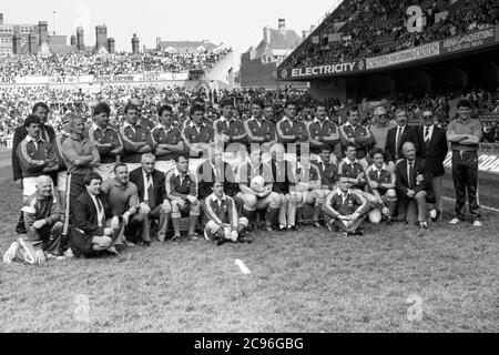 Llanelli RFC Teambild vor dem WRU Schweppes Cup Final Clash mit Neath RFC im Cardiff Arms Park, Cardiff am 6. Mai 1989, Stockfoto