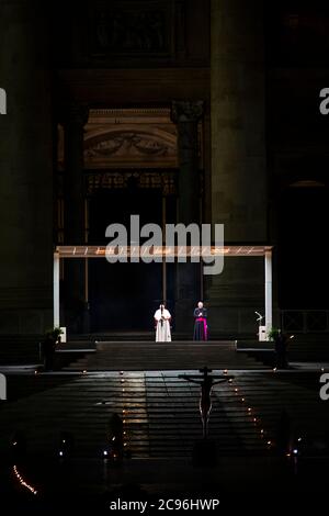 Am Karfreitag-Abend (Ostern) Fhrt Papst Franziskus Am 15. April 2022