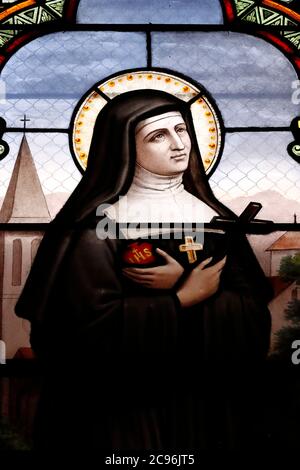 St. Francis de Sales Kirche. Buntglasfenster. Sainte Jeanne de Chantal ( Jane Frances de Chantal ). Genf. Schweiz. Stockfoto