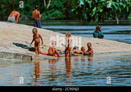 INDIOS YANOMAMI, IRONAVI STAMM, BRAZO CASIQUIAIRE, AMAZONAS, VENEZUELA Stockfoto