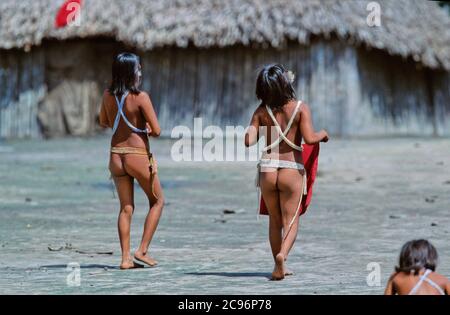 INDIOS YANOMAMI MÄDCHEN, IRONAVI STAMM, BRAZO CASIQUIAIRE, AMAZONAS, VENEZUELA Stockfoto