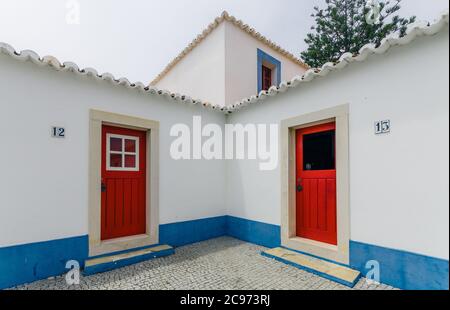 Traditionelle Hausfassade in Porto Covo, Alentejo, Portugal Stockfoto