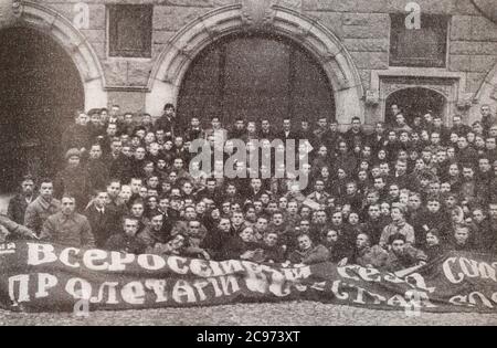 Teilnehmer des 1. Kongresses der Russischen Kommunistischen Jugendunion im Jahr 1918. Stockfoto