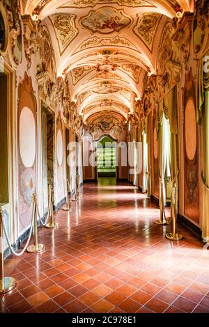 Italien, Marken, Jesi, Palazzo Pianetti, Städtische Kunstgalerie - Blick auf die Korridore des Palazzo Pianetti Stockfoto