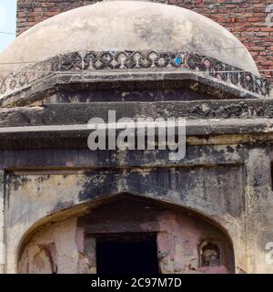 Innenansicht von Hazrat Nizamuddin Dargah während der Tageszeit in Delhi Indien, religiöse Darah von Nizamuddin in Delhi Stockfoto