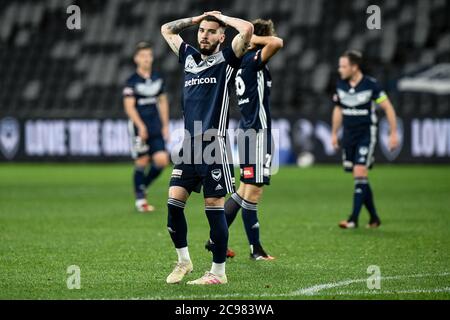 29. Juli 2020; Bankwest Stadium, Parramatta, New South Wales, Australien; A League Football, Melbourne Victory versus Brisbane Roar; Storm Roux of Melbourne Victory frustriert, als er eine Chance verpasst Kredit: Action Plus Sports Images/Alamy Live News Stockfoto