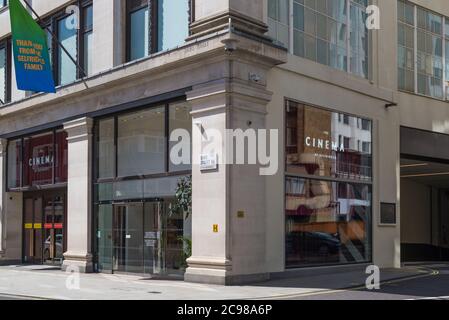 Eintritt ins Kino im Selfridges in der Duke Street, Marylebone, London, England, Großbritannien Stockfoto