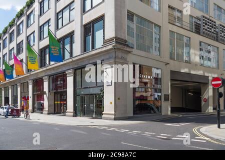 Eintritt ins Kino im Selfridges in der Duke Street, Marylebone, London, England, Großbritannien Stockfoto