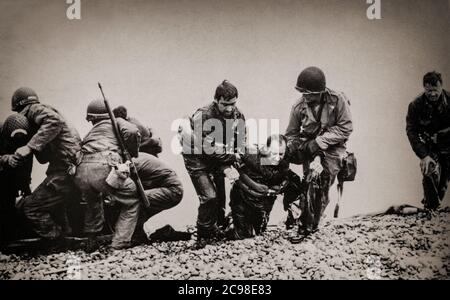 Amerikanische GIS kämpfen weiter nach Utah Beach, Codename für einen der fünf Sektoren der alliierten Invasion des deutsch besetzten Frankreich in der Normandie Landungen am 6. Juni 1944 (D-Day), während des Zweiten Weltkriegs Stockfoto