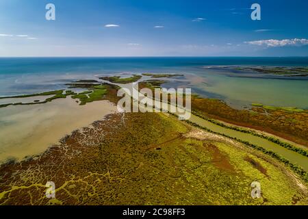 Luftaufnahme des Delta des Flusses Axios, im Norden Griechenlands Stockfoto