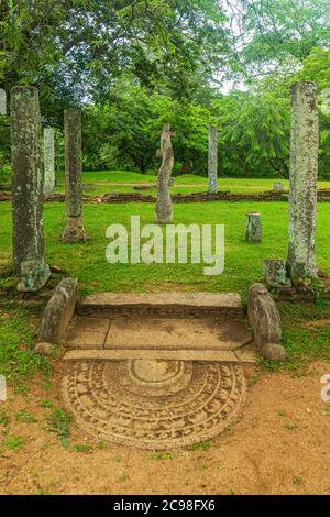Tempel mit Mondstein in Polonnaruwa - Sri Lanka Stockfoto