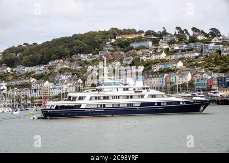 Virginian Superyacht, im Besitz von Lord Anthony Bamford, vertäut im River Dart, Dartmouth Stockfoto