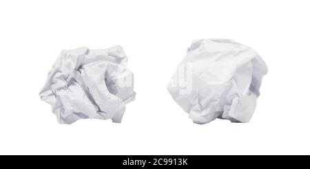 Zwei robuste Papierkugel oder Papier zerkleinern , Müll, Müll zu recyceln isoliert auf weißem Hintergrund mit Clipping Pfad Stockfoto