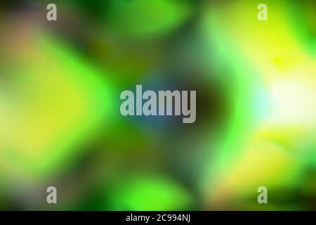 Abstrakte digitale Illustration von leuchtenden, neongrünen Farbwellen mit blauen und violetten Striche, die Lava ähneln, als Hintergrund Stockfoto