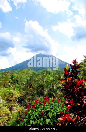 Arenal, ein aktiver Vulkan in La Fortuna, Costa Rica Stockfoto