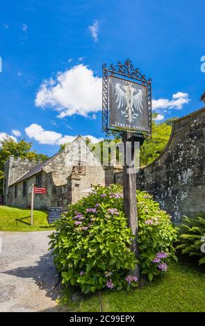 The Spread Eagle, ein traditionelles Landhaus in Stourton, einem kleinen Dorf in der Nähe von Stourhead, an der Grenze zu Wiltshire Somerset, Südwestengland Stockfoto