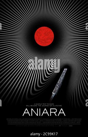 Aniara (2018) unter der Regie von Pella Kagerman mit Emelie Garbers, Bianca Cruzeiro, Arvin Kananian und Emma Broomé. Schwedischer Science-Fiction-Film über ein Raumschiff voller wohlhabender Migranten, die der Umweltkatastrophe auf der Erde entkommen, auf den Mars, wenn ihr Schiff vom Kurs abweicht und sie sich an das Leben an Bord anpassen müssen. Stockfoto