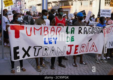 Papiere für alle protestieren Madrid 19. Juli 2020 Stockfoto