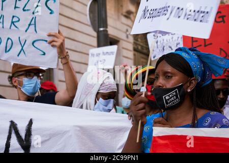 Papiere für alle protestieren Madrid 19. Juli 2020 Stockfoto