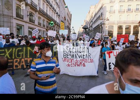 Papiere für alle protestieren Madrid 19. Juli 2020 Stockfoto