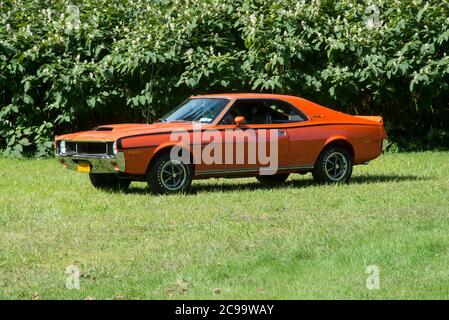 1970 American Motors Javelin vorne drei Viertel Ansicht im Feld Stockfoto