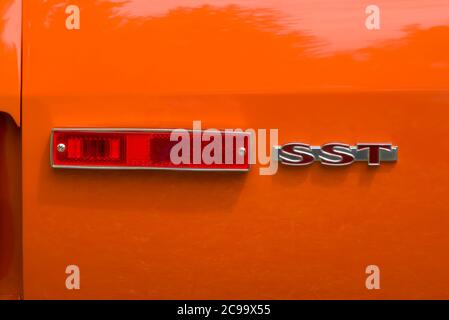 Big Bad Orange 1970 Javelin SST Viertel Panel Abzeichen und Seitenmarkierungsleuchte Stockfoto