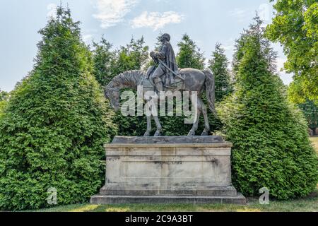 Valley Forge, PA - 3. Juli 2020: Statue von George Washington auf seinem Pferd betend von Utah Bildhauer Stan Watts bei der Freedoms Foundation in Valley Fo Stockfoto