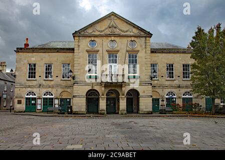 Die imposante Fassade des Wells Town Hall in Somerset Stockfoto