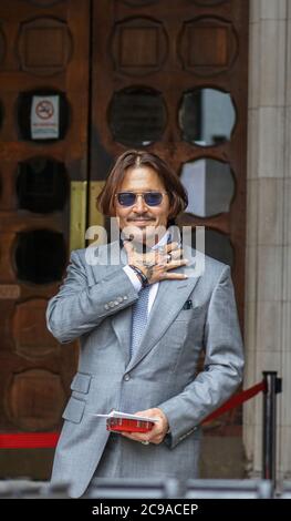 LONDON, ENGLAND, JULI 11 2020, Schauspieler und Musiker Johnny Depp kommt heute wegen seiner Verleumdungsklage gegen NGN am High Court in London an Stockfoto