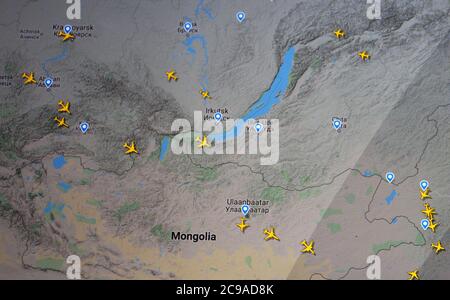 Flugverkehr über den Baikalsee, Russland und die Mongolei (29. juli 2020, UTC 12.08), im Internet mit Flightradar 24-Standort, während der Coronavirus-Pandemie Stockfoto