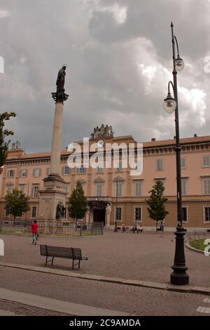 Piacenza, Italien - juni 2020: Alter Bahnhofsplatz Stockfoto