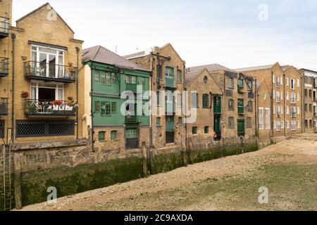 Reihe von Werften in Häuser in der Nähe von Limehouse, East London umgewandelt Stockfoto