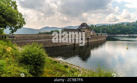 Edersee-Staumauer im Sommer nordhessen - deutschland Stockfoto