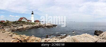 Portland Head Light, historischer Leuchtturm am Eingang des Portland Harbour, 1791 fertiggestellt, der älteste Leuchtturm in Maine Stockfoto