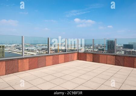 Antwerpen, Belgien, 19. Juli 2020, Foto vom Dach des Museums am Fluss MAS mit Panoramablick Stockfoto