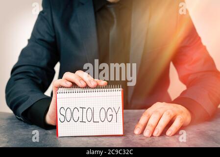 Konzeptuelle Handschrift, die Soziologie zeigt. Konzept bedeutet wissenschaftliche Analyse einer sozialen Institution als funktionierendes Gesamtmodell, das differe darstellt Stockfoto