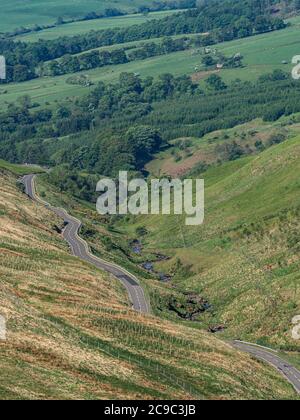 In der Nähe der Spitze der Crow Road in den Camspie Fells in Schottland. Apopuläre Route für Fahrräder und Motorräder Stockfoto