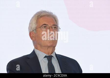 Mailand, Italien. Juli 2020. Mailand, Italien die Milanesiana die Farben der Stadt 3 Rosso Carnation mit Stefania Craxi, Claudio Martelli auf dem Foto: Claudio Martelli Kredit: Unabhängige Fotoagentur/Alamy Live News Stockfoto