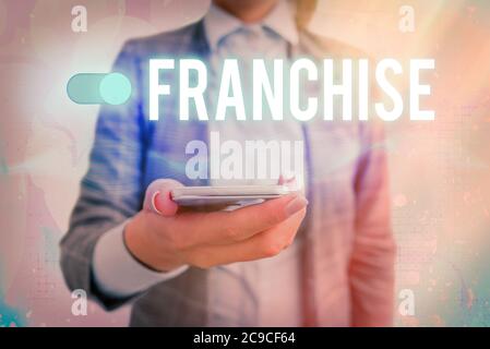 Textschild mit Franchise. Geschäftsfoto zeigt Recht oder Lizenz an eine Einzelperson oder Gruppe zu vermarkten Grafik-Vorhängeschloss für Web-Daten-Info gewährt Stockfoto
