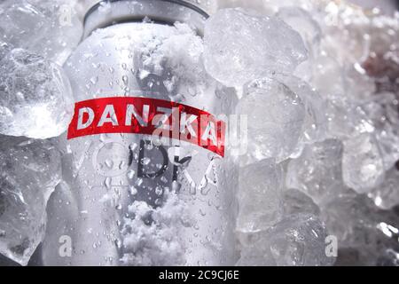 POZNAN, POL - 18. JUN 2020: Flasche Danzka, eine Marke von dänischem Wodka im Besitz von Belvedere SA (Frankreich) Stockfoto