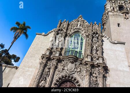 San Diego, Kalifornien, USA - 23. Dezember 2018: Die Fassade des Museums Mensch Stockfoto