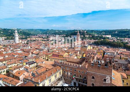 Luftaufnahme von Verona in einem Sommertag, Italien Stockfoto